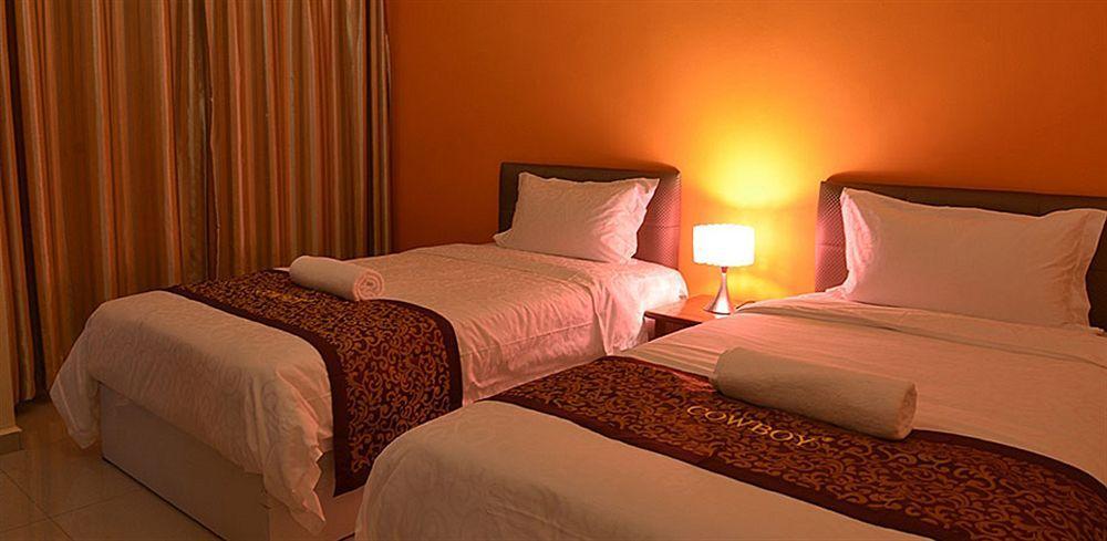 Collection O Hotel Super Cowboy Malacca Exterior foto
