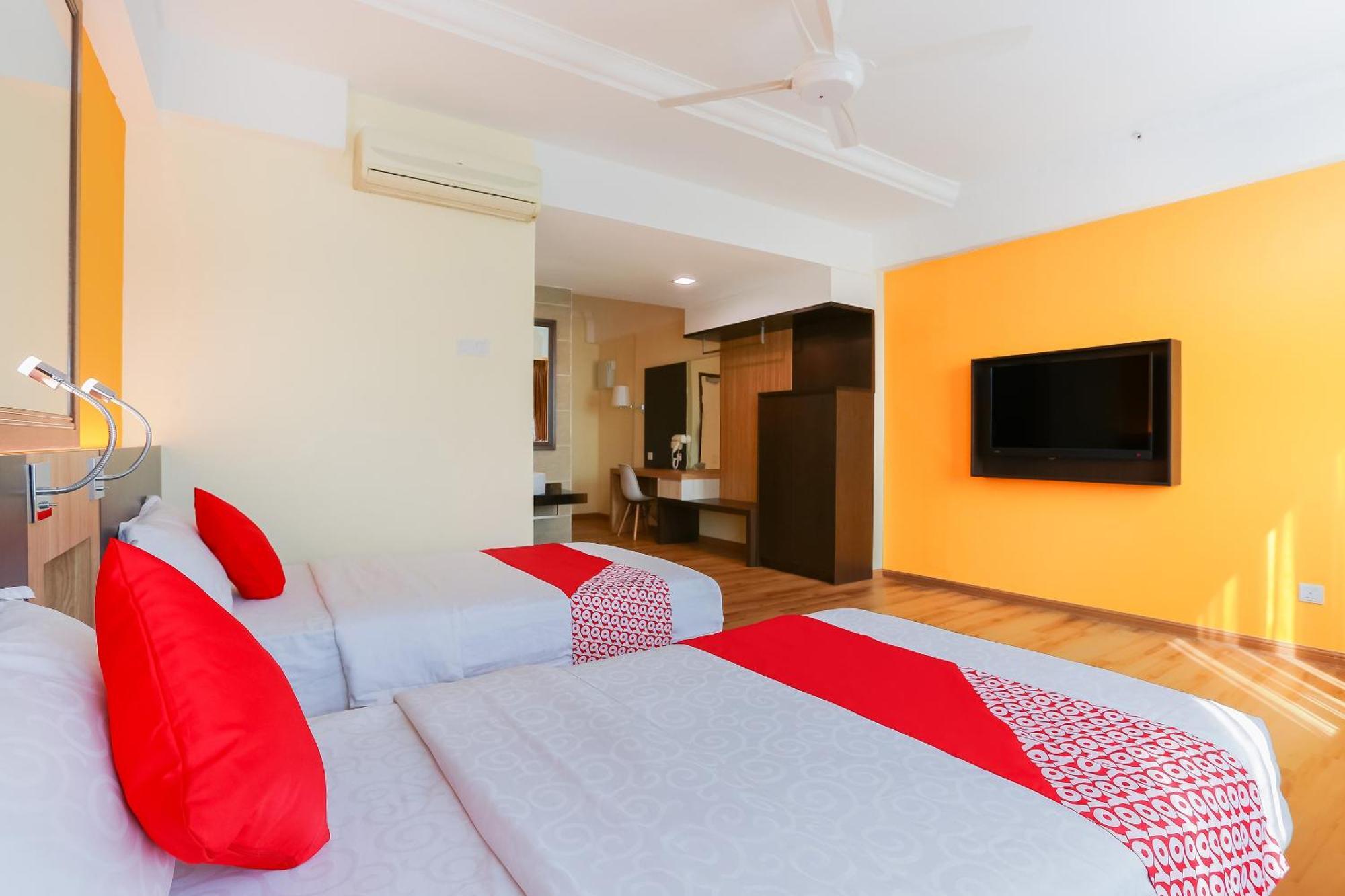 Collection O Hotel Super Cowboy Malacca Exterior foto